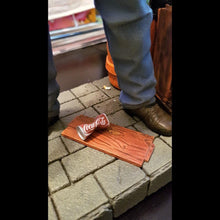 Load image into Gallery viewer, 1/6 Scale Causeway Bay Poles - Crow Statue - MJ@TreasureHearts Toys & Collectibles