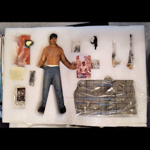 Load image into Gallery viewer, 1/6 Scale Causeway Bay Poles - Crow Statue - MJ@TreasureHearts Toys & Collectibles