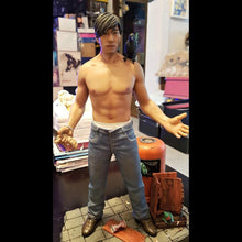 Load image into Gallery viewer, 1/6 Scale Causeway Bay Poles - Crow Statue - MJ@TreasureHearts Toys & Collectibles