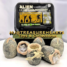 Load image into Gallery viewer, 7 Inch Alien Egg & Facehugger Pack (Glow) - MJ@TreasureHearts Toys & Collectibles