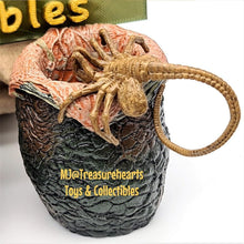 Load image into Gallery viewer, 7 Inch Alien Egg & Facehugger Pack - MJ@TreasureHearts Toys & Collectibles