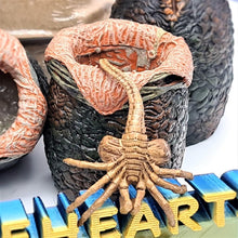 Load image into Gallery viewer, 7 Inch Alien Egg & Facehugger Pack - MJ@TreasureHearts Toys & Collectibles