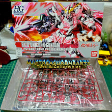 Load image into Gallery viewer, HGUC 1/144 RX-0 Unicorn Gundam Destroy Mode (Titanium)