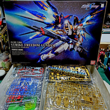 Load image into Gallery viewer, PG 1/60 ZGMF-X20A Strike Freedom Gundam