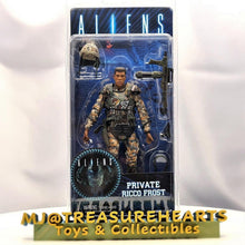 Load image into Gallery viewer, Aliens Series 9 Assortment (3-in-1) - MJ@TreasureHearts Toys & Collectibles
