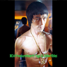 Load image into Gallery viewer, Enterbay Bruce Lee Black Label Statue Front Closeup4