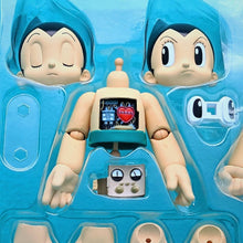 Load image into Gallery viewer, MAFEX No.065 MAFEX Astro Boy - MJ@TreasureHearts Toys & Collectibles