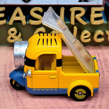 Load image into Gallery viewer, Minion Car Stuart (USJ) - MJ@TreasureHearts Toys & Collectibles