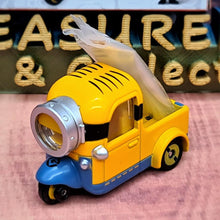 Load image into Gallery viewer, Minion Car Stuart (USJ) - MJ@TreasureHearts Toys & Collectibles