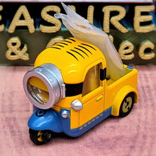 Load image into Gallery viewer, Minion Car Stuart (USJ) - MJ@TreasureHearts Toys & Collectibles