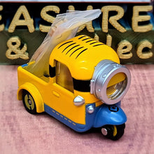 Load image into Gallery viewer, Minion Car Stuart (USJ) - MJ@TreasureHearts Toys & Collectibles
