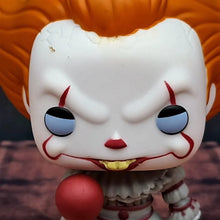 Load image into Gallery viewer, POP! Stephen King’s IT Pennywise wBalloon(HOT TOPIC) - MJ@TreasureHearts Toys & Collectibles