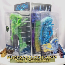 Load and play video in Gallery viewer, Thermal Vision Warrior Alien 7 Inch Action Figure