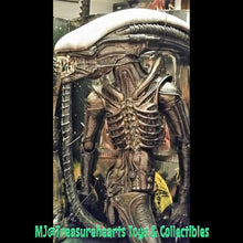 Load image into Gallery viewer, 1/4 Scale Action Figure – 1979 Alien Xenomorph - MJ@TreasureHearts Toys &amp; Collectibles
