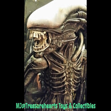 Load image into Gallery viewer, 1/4 Scale Action Figure – 1979 Alien Xenomorph - MJ@TreasureHearts Toys &amp; Collectibles
