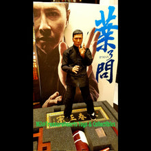 Load image into Gallery viewer, 1/6 Real Masterpiece Ip Man 3 Front1
