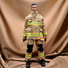 Load image into Gallery viewer, 1/6 Station Officer: Yau Bond-Chill - MJ@TreasureHearts Toys &amp; Collectibles
