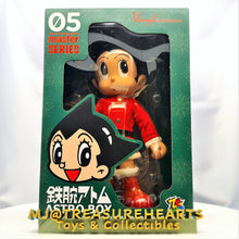 Load image into Gallery viewer, Astro Boy Master Series 05 Vinyl Collectables
