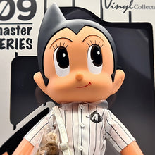 Load image into Gallery viewer, Astro Boy Master Series 09 Vinyl Collectables
