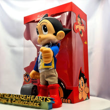 Load image into Gallery viewer, Astro Boy Master Series 15 Vinyl Collectables
