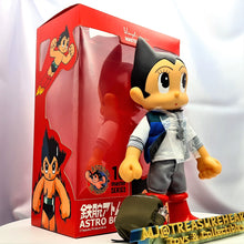 Load image into Gallery viewer, Astro Boy Master Series 16 Vinyl Collectables
