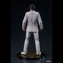 Load image into Gallery viewer, DIGST Yakuza-Like a Dragon Kazuma Kiryu Figure Back
