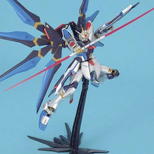 Load image into Gallery viewer, MG 1/100 Strike Freedom Gundam(Extra Finish Ver.)
