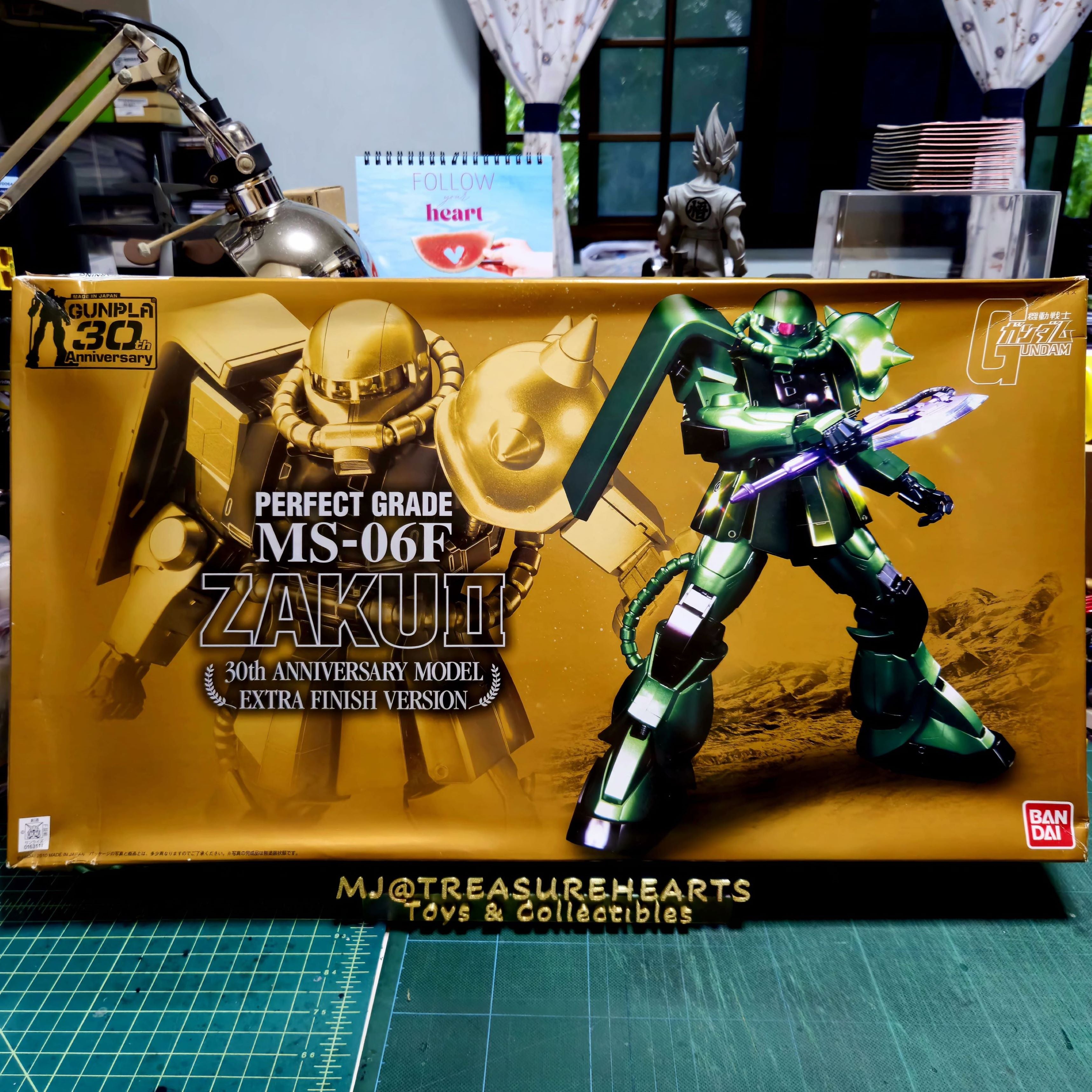 PG 1/60 MS-06F Zaku II 30th Anniv.(Extra Finish) – MJ