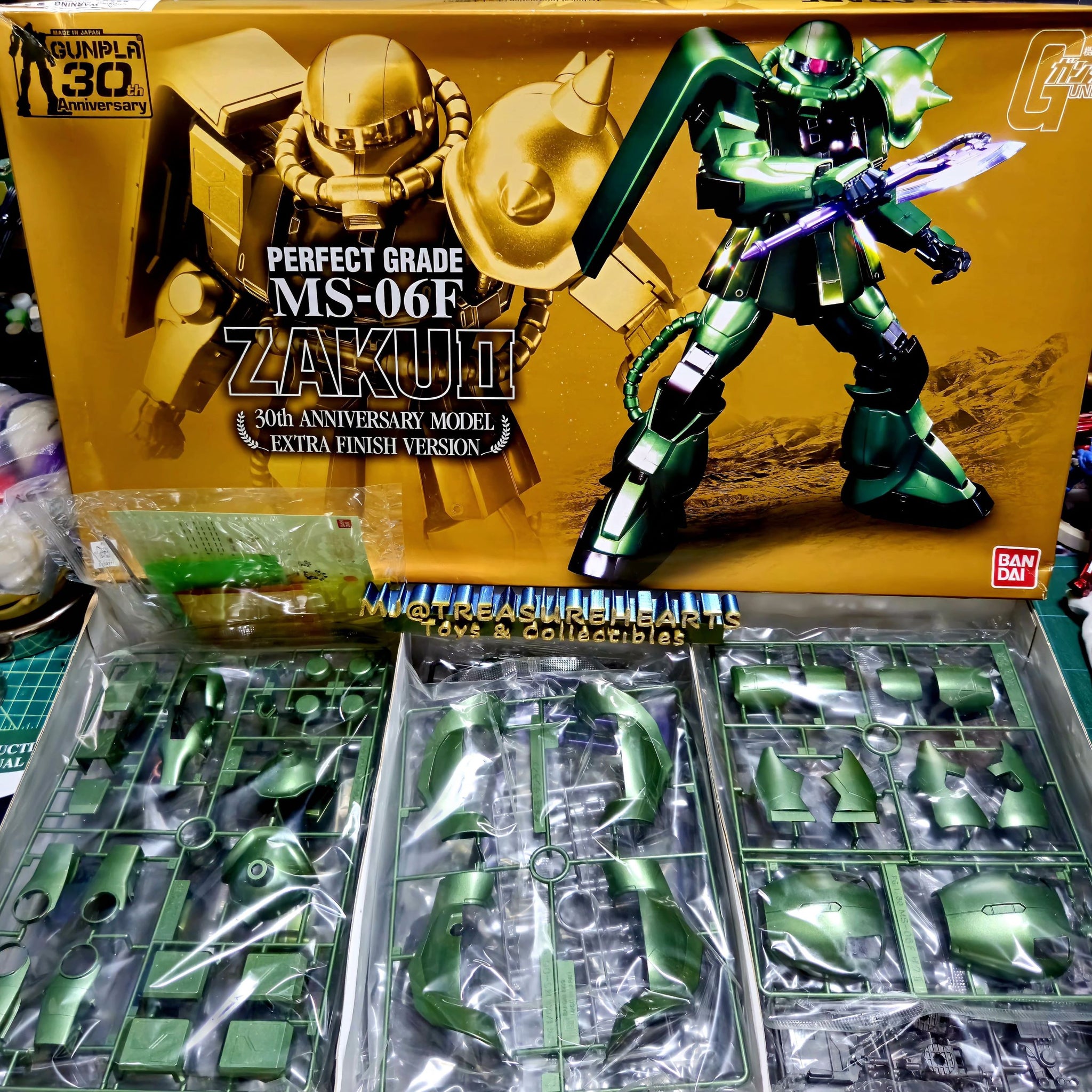 PG 1/60 MS-06F Zaku II 30th Anniv.(Extra Finish) – MJ