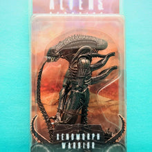 Load image into Gallery viewer, Alien - 7inch Action Figure Series 5 - Genocide Black Alien - MJ@TreasureHearts Toys &amp; Collectibles
