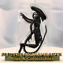 Load image into Gallery viewer, Alien Covenant-Xenomorph 7 Inch Action Figure - MJ@TreasureHearts Toys &amp; Collectibles
