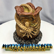 Load image into Gallery viewer, Alien Egg Bank 7inch - MJ@TreasureHearts Toys &amp; Collectibles
