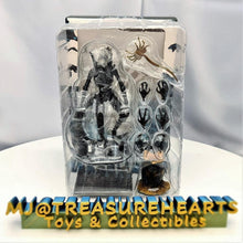 Load image into Gallery viewer, Aliens Colonial Marines 1/18 Xeno Lurker - MJ@TreasureHearts Toys &amp; Collectibles

