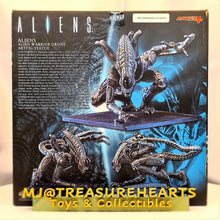 Load image into Gallery viewer, ARTFX+ Alien Warrior 1/10 Pre-Painted Model Kit - MJ@TreasureHearts Toys &amp; Collectibles
