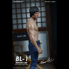 Load image into Gallery viewer, Enterbay Bruce Lee Black Label Statue Side3
