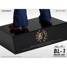 Load image into Gallery viewer, Enterbay Bruce Lee Black Label Statue Lef Back
