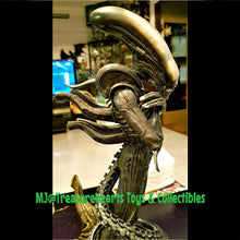 Load image into Gallery viewer, Internecivus Raptus Alien Right
