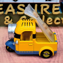 Load image into Gallery viewer, Minion Car Stuart (USJ) - MJ@TreasureHearts Toys &amp; Collectibles
